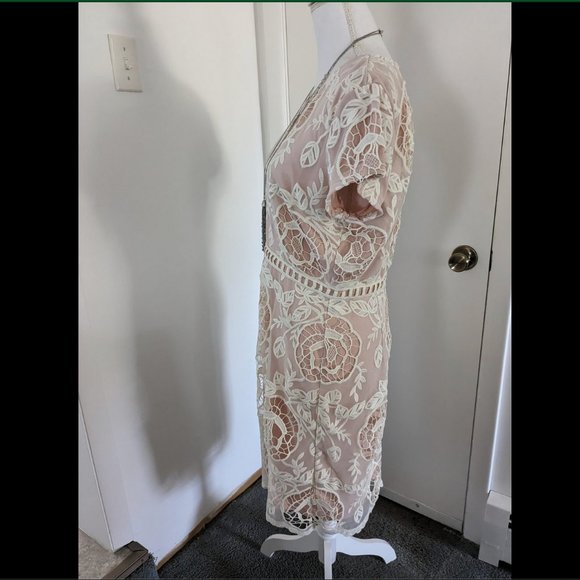 DYT T2 Lullaby Lace dress Downeast L NWT - Picture 3 of 4